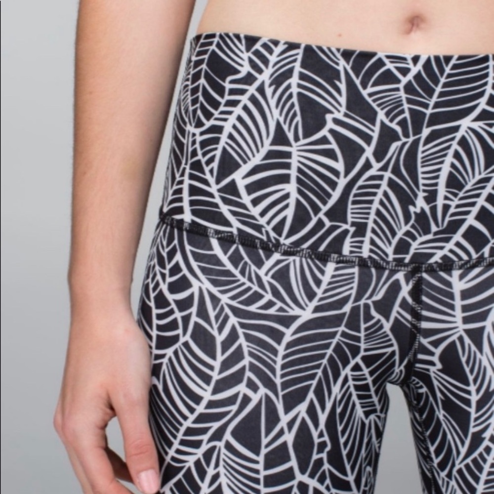 Lululemon Roll Down Wunder Unders Rare! - Picture 5 of 8